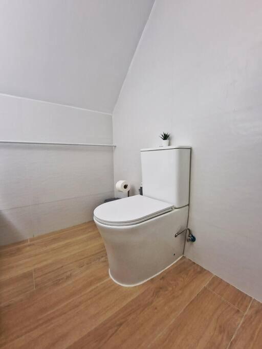Encantador Duplex Para 6 A 1 Minuto De La Playa Benalmadena Luaran gambar