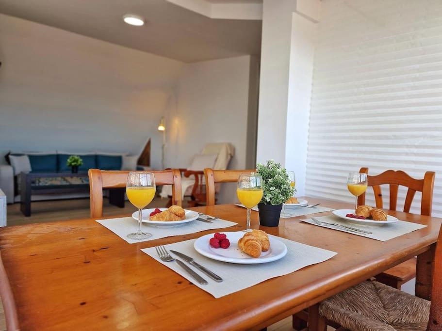 Encantador Duplex Para 6 A 1 Minuto De La Playa Benalmadena Luaran gambar