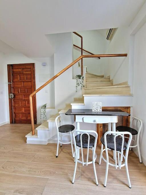 Encantador Duplex Para 6 A 1 Minuto De La Playa Benalmadena Luaran gambar